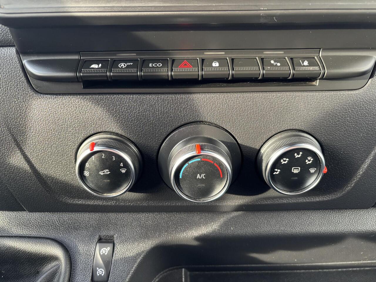 Renault MASTER T35 2.3 dCi 150 L2H2*A/C*CRUISE*NAVI*HAAK*3PERS*