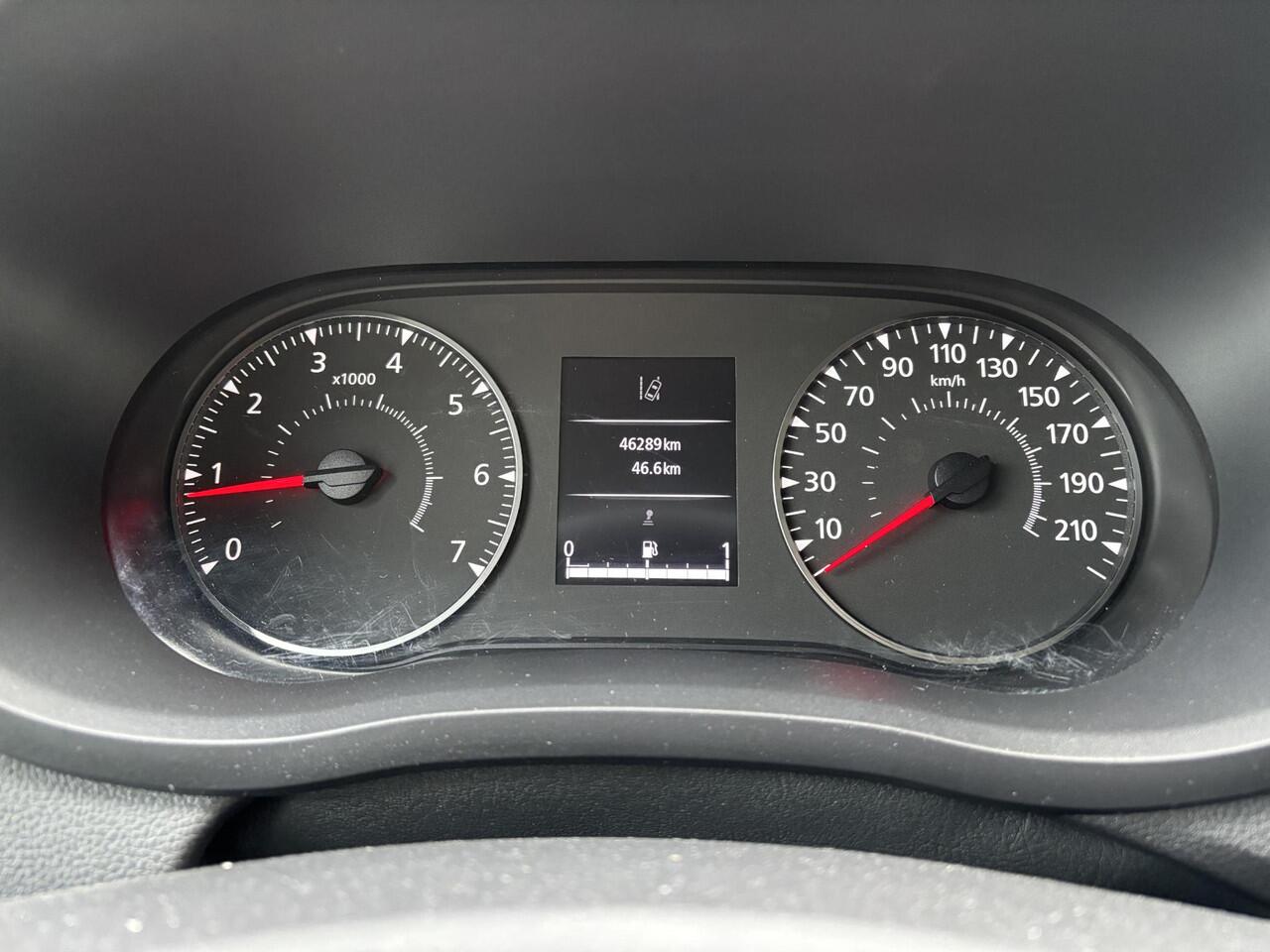 Renault MASTER T35 2.3 dCi 150 L3H2 Energy Work Edition | Houtenvloer | Lat om Lat | Trekhaak | Sidebars |