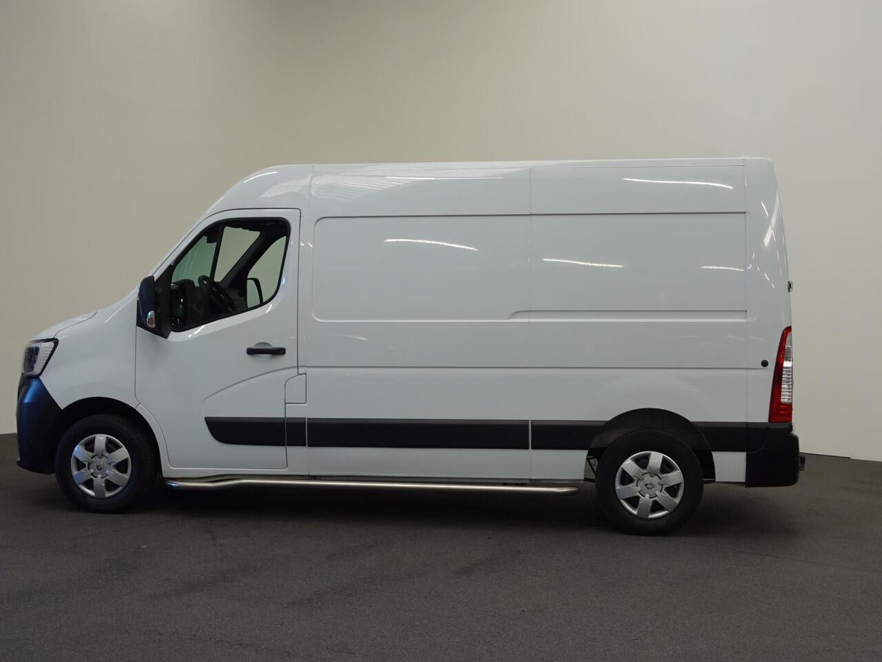 Renault MASTER T33 2.3 dCi 135PK L2H2 Work Edition Airco Cruise Camera Navi Parkeersensoren Trekhaak