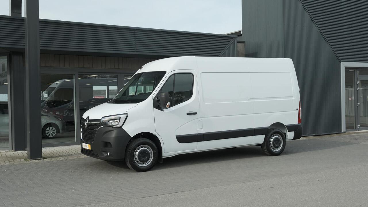 Renault MASTER T35 2.3 dCi 135 L2H2 Comfort | Direct Leverbaar | Navigatie | Parkeersensoren | Airco | Cruise Control | Vloerplaat In Laadruimte