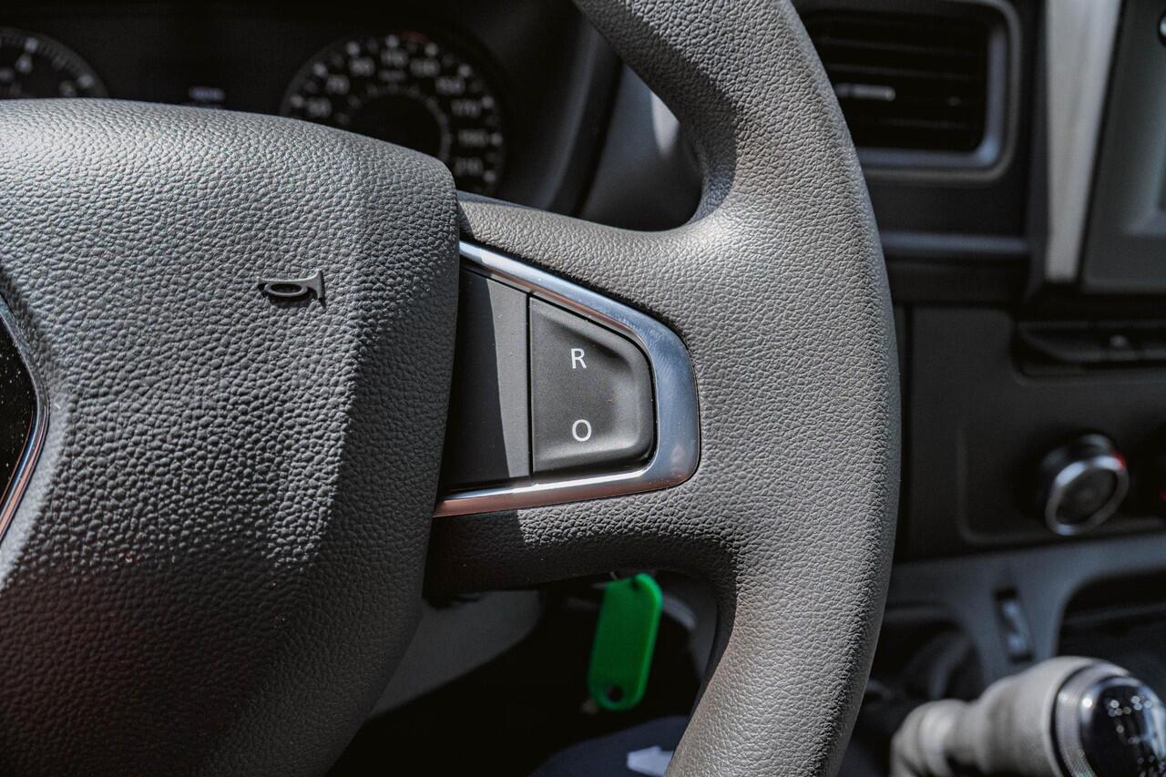 Renault MASTER 2.3 dCi 135PK L3H2 NAVI CAMERA PDC V+A Renault Master T35 2.3 dCi 135 L3H2 Comfort