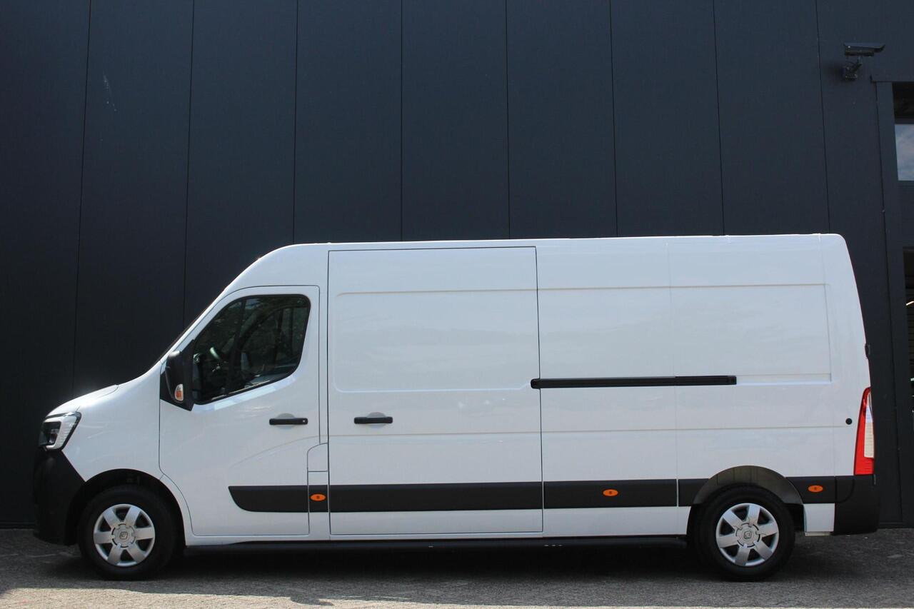 Renault MASTER T35 2.3 dCi 180Pk L3H2 Energy Work Edition | Navigatie | Parkeersensoren & Camera | Side Bars | Betimmering | Airco | Cruise Control | Schuifdeur Links & Rechts | Black Edition | Trekhaak |