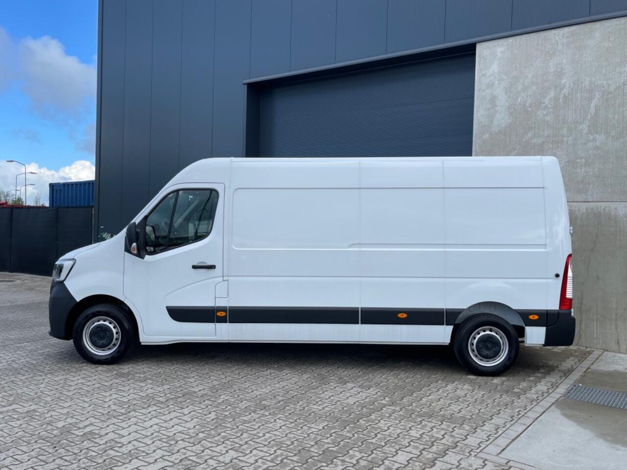 Renault MASTER T35 L3 H2 2.3 D 135 pk - Navi - camera - 270 gr deuren