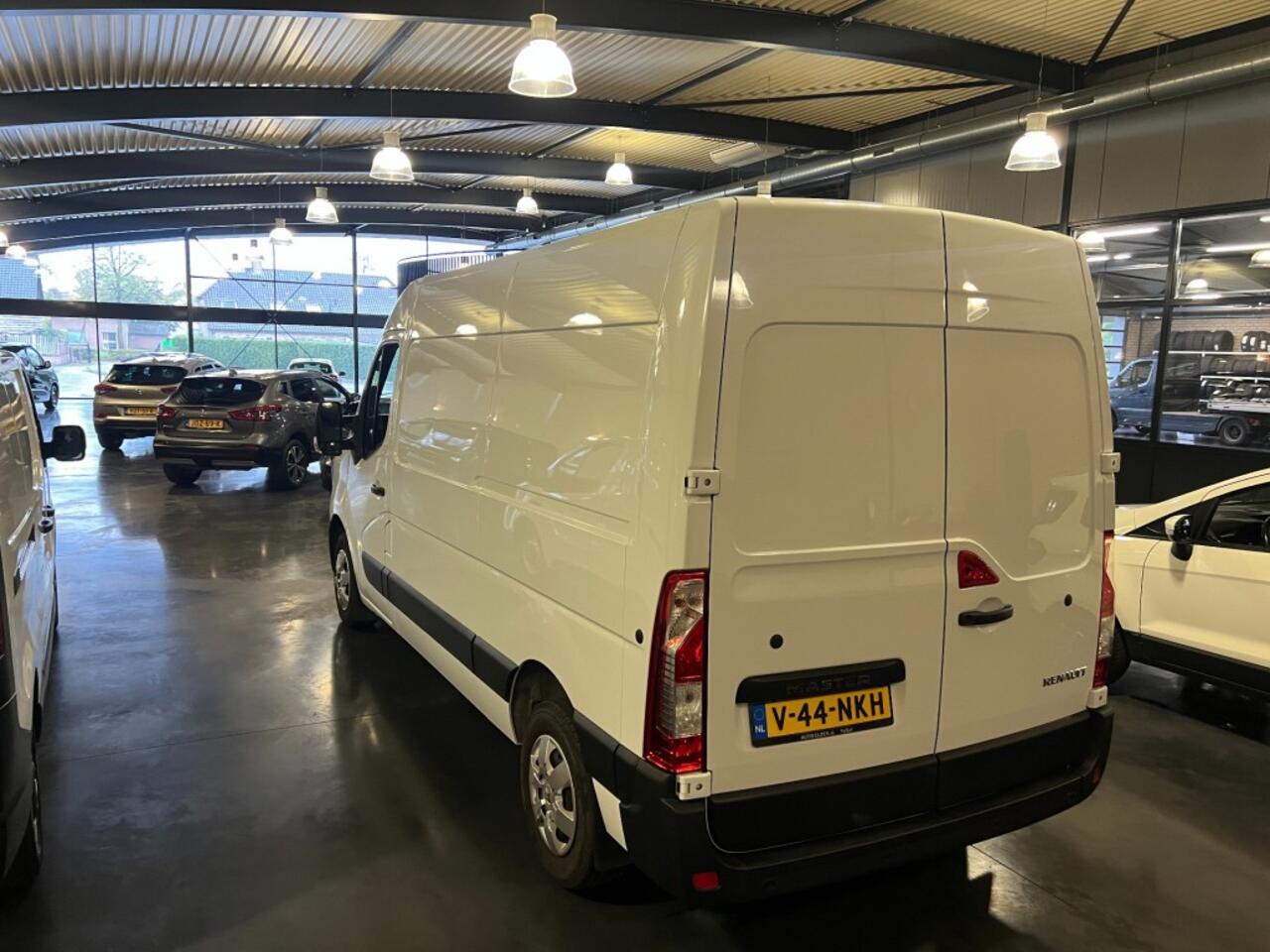 Renault MASTER T352.0DCIL2H2 START