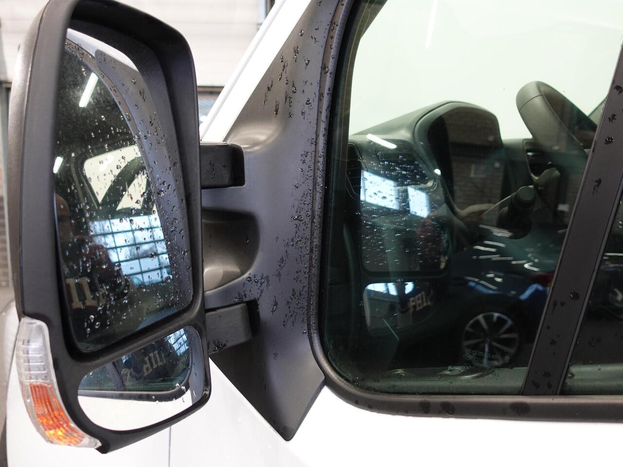 Renault MASTER T33 2.3 dCi 135 L2H2 BPM VRIJ! Airco Cruise control Parkeersensoren Navigatie Trekhaak