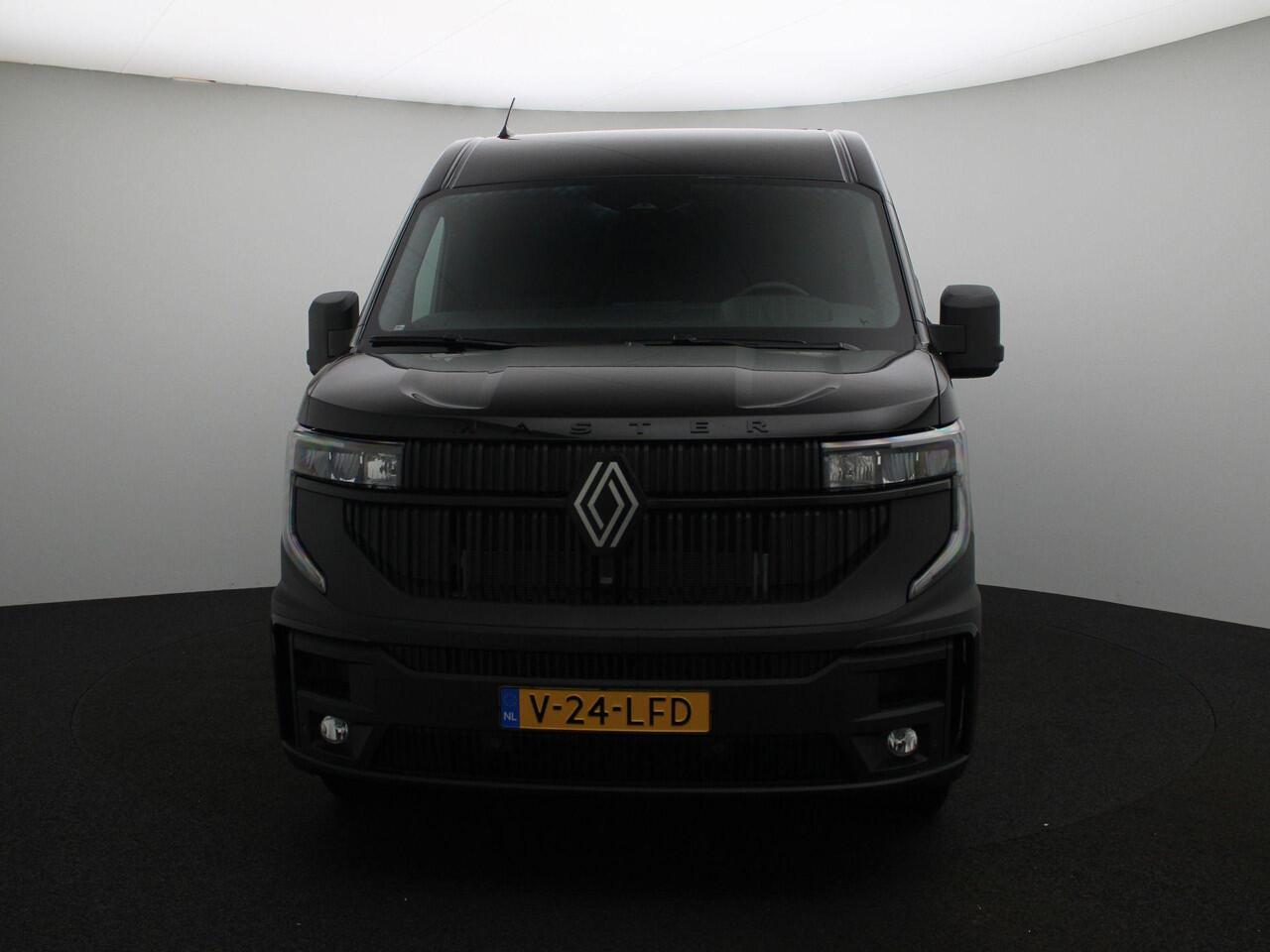 Renault MASTER E-Tech T35 L2H2 Advance long range 87 kWh | Black Edition | Climate Control | Cruise Control | Navigatie | Parkeersensoren v+a & Achteruitrijcamera | Trekhaak |