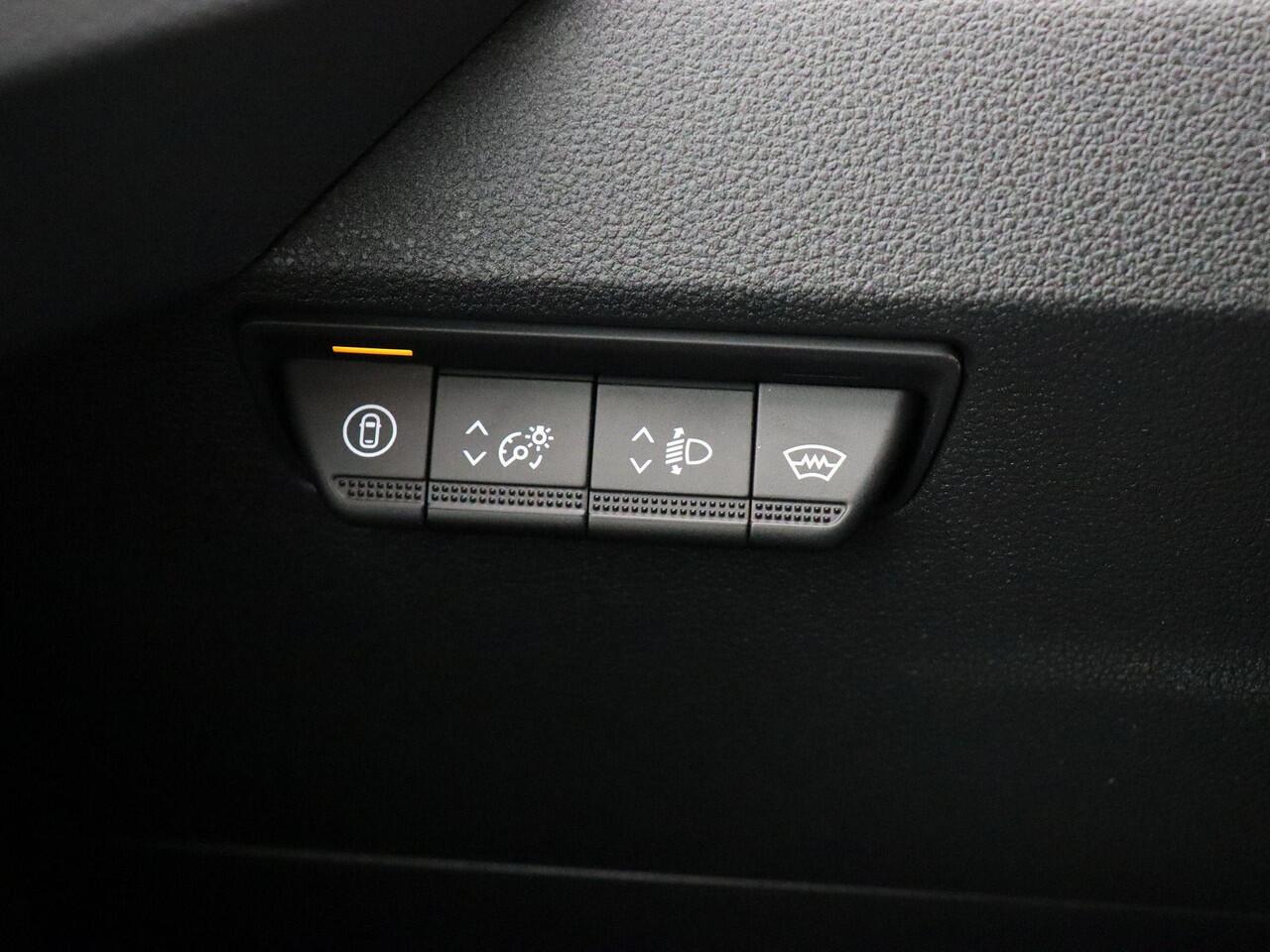 Renault MASTER E-Tech T35 L2H2 Advance long range 87 kWh | Achterdeuren met ramen | Laadruimtebetimmering | Achteruitrijcamera | Elek. verwarmbaar voorruit | Vierseizoenbanden |