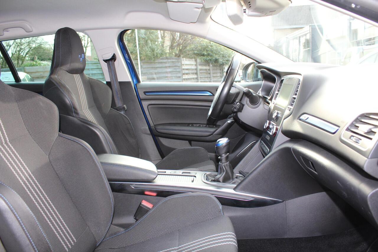 Renault MEGANE Estate 1.2 TCe GT Line TCE 130 RLINK 9.3INCH,1650KG TRGEWICHT,STLVERW,PDC