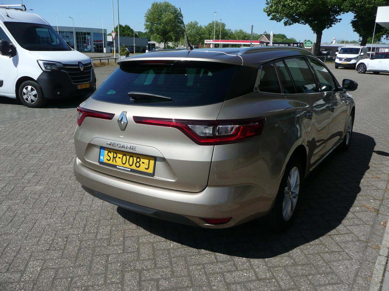 Renault MEGANE Estate TCe 130 Limited PARK ASSIST A./ LM VELGEN/ R-LINK NAVIGATIE/ APPLE CAR PLAY/ANDROID AUTO/ CLIMATE- EN CRUISE CONTROLE/ ETC... DEALER ONDERHOUDEN! RIJKLAAR!