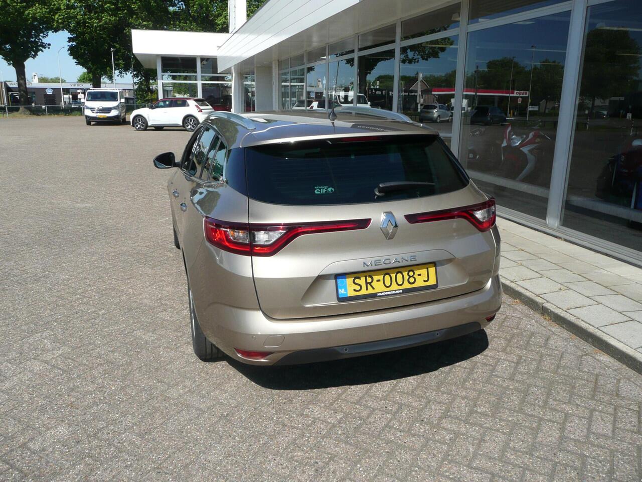 Renault MEGANE Estate TCe 130 Limited PARK ASSIST A./ LM VELGEN/ R-LINK NAVIGATIE/ APPLE CAR PLAY/ANDROID AUTO/ CLIMATE- EN CRUISE CONTROLE/ ETC... DEALER ONDERHOUDEN! RIJKLAAR!