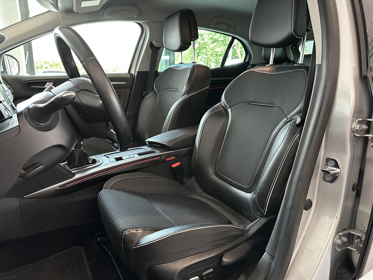 Renault MEGANE 1.2 TCe Bose NAVIGATIE | ACHTERUITRIJCAMERA | PARKEERSENSOREN