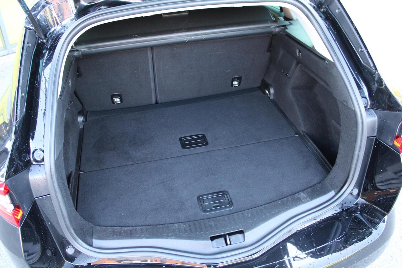 Renault MEGANE Estate 1.3 TCe Limited | PARKEERSENSOREN | AIRCONDITIONING | CRUISE CONTROL | APPLE CARPLAY & ANDROID AUTO