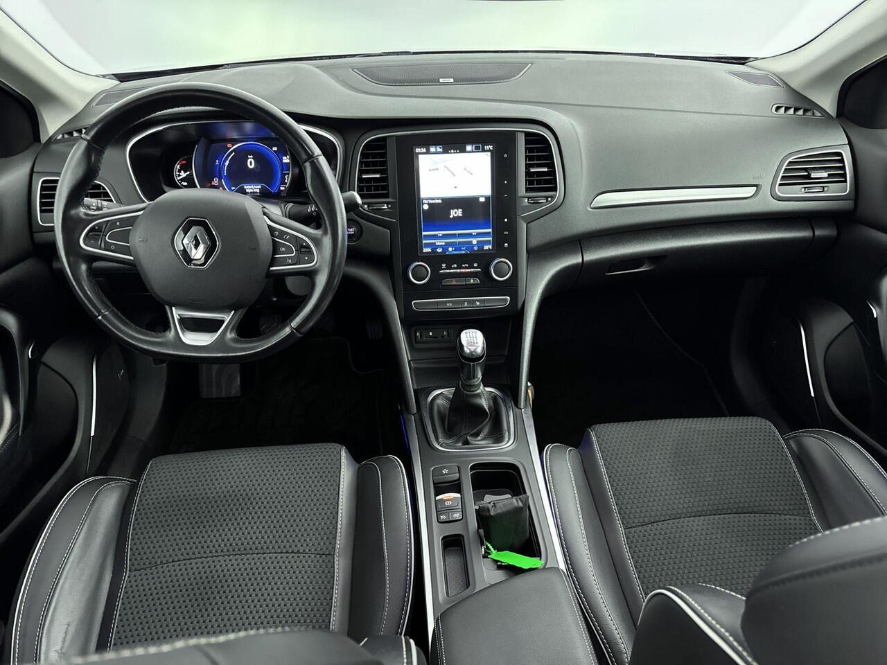 Renault MEGANE 1.3 TCe Bose 140PK | Navigatie | Climate Control | Apple Carplay/Android Auto | Achteruitrijcamera | Incl. winterbanden op velgen