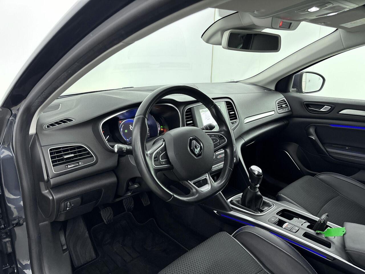 Renault MEGANE 1.3 TCe Bose 140PK | Navigatie | Climate Control | Apple Carplay/Android Auto | Achteruitrijcamera | Incl. winterbanden op velgen