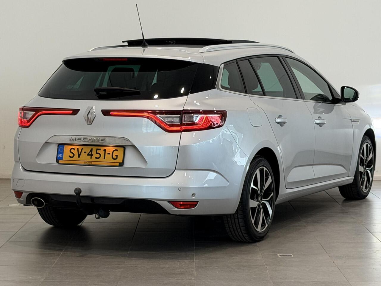 Renault MEGANE Estate 1.3 TCe 140 Bose | Full LED | Trekhaak | Panoramadak | Dodehoek Detectie | Parkeersensoren voor, zij, achter en achteruitrijcamera