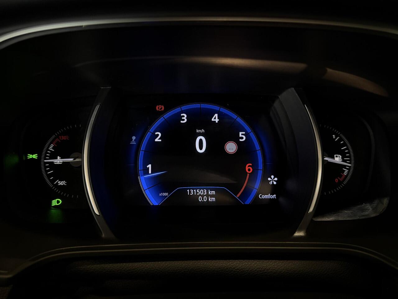 Renault MEGANE Estate 1.3 TCe 140 Bose | Full LED | Trekhaak | Panoramadak | Dodehoek Detectie | Parkeersensoren voor, zij, achter en achteruitrijcamera