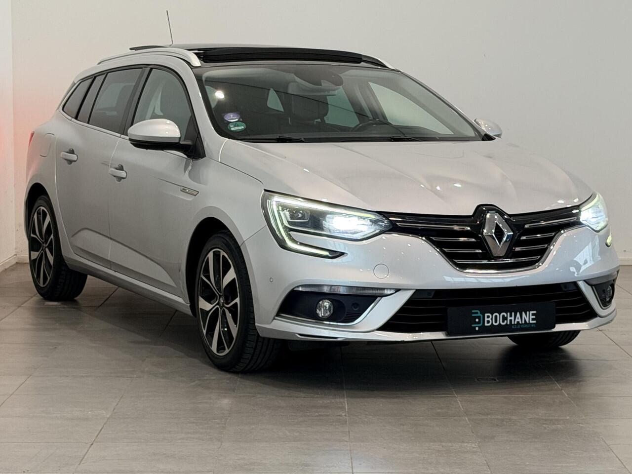 Renault MEGANE Estate 1.3 TCe 140 Bose | Full LED | Trekhaak | Panoramadak | Dodehoek Detectie | Parkeersensoren voor, zij, achter en achteruitrijcamera