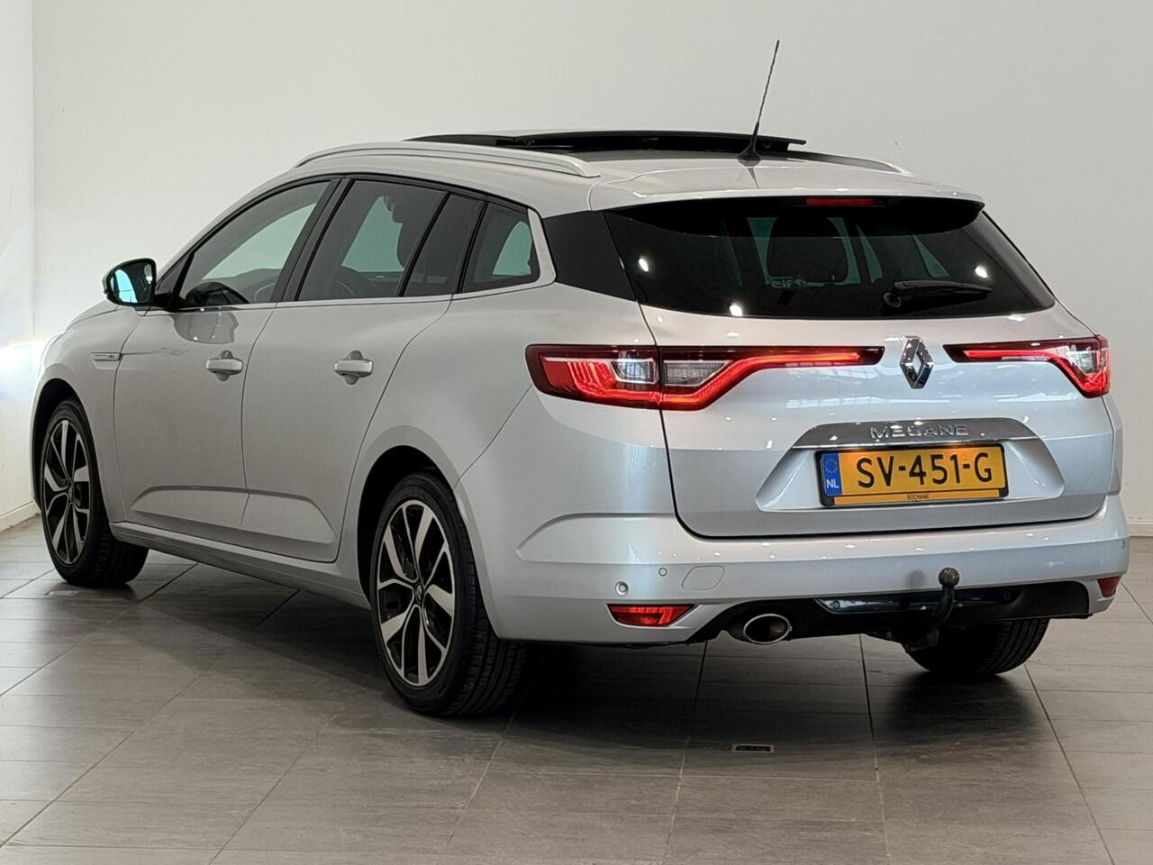 Renault MEGANE Estate 1.3 TCe 140 Bose | Full LED | Trekhaak | Panoramadak | Dodehoek Detectie | Parkeersensoren voor, zij, achter en achteruitrijcamera
