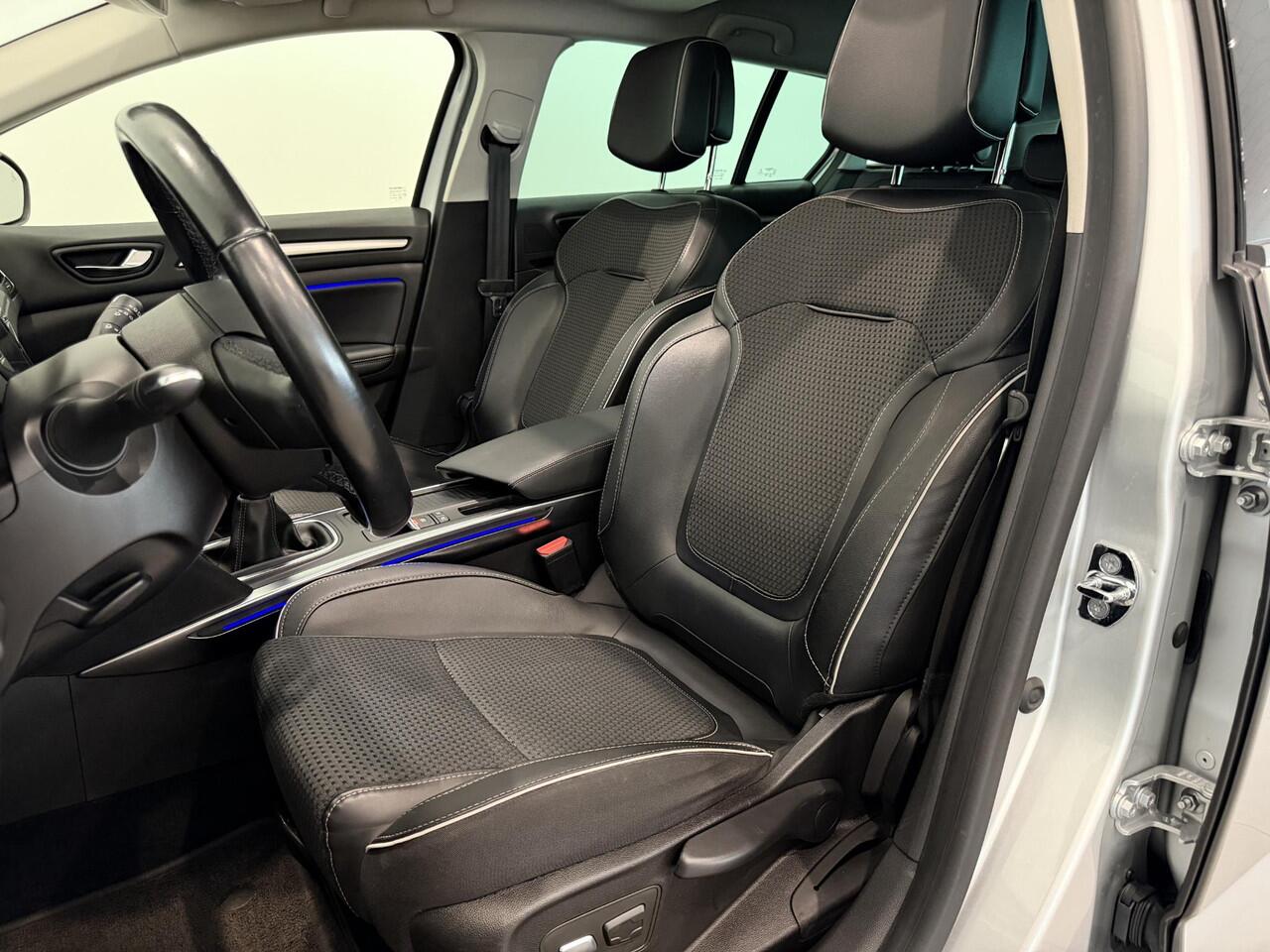 Renault MEGANE Estate 1.3 TCe 140 Bose | Full LED | Trekhaak | Panoramadak | Dodehoek Detectie | Parkeersensoren voor, zij, achter en achteruitrijcamera