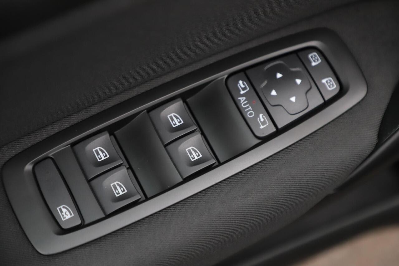 Renault MEGANE Estate 1.3 TCe Limited Navigatie Carplay Android Climate Cruise Control Parkeersensor