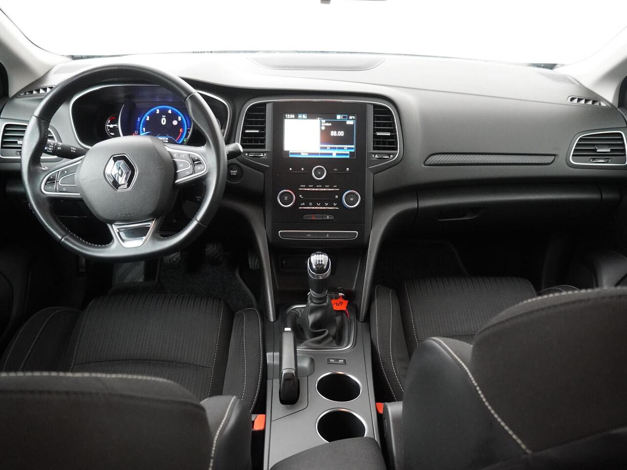 Renault MEGANE Estate 1.3 TCe Limited - Navigatie - Parkeersensoren V+A - Trekhaak - Cruise Control