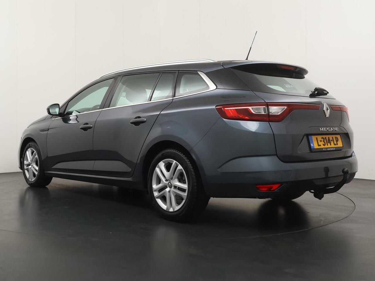 Renault MEGANE Estate 1.3 TCe Limited - Navigatie - Parkeersensoren V+A - Trekhaak - Cruise Control