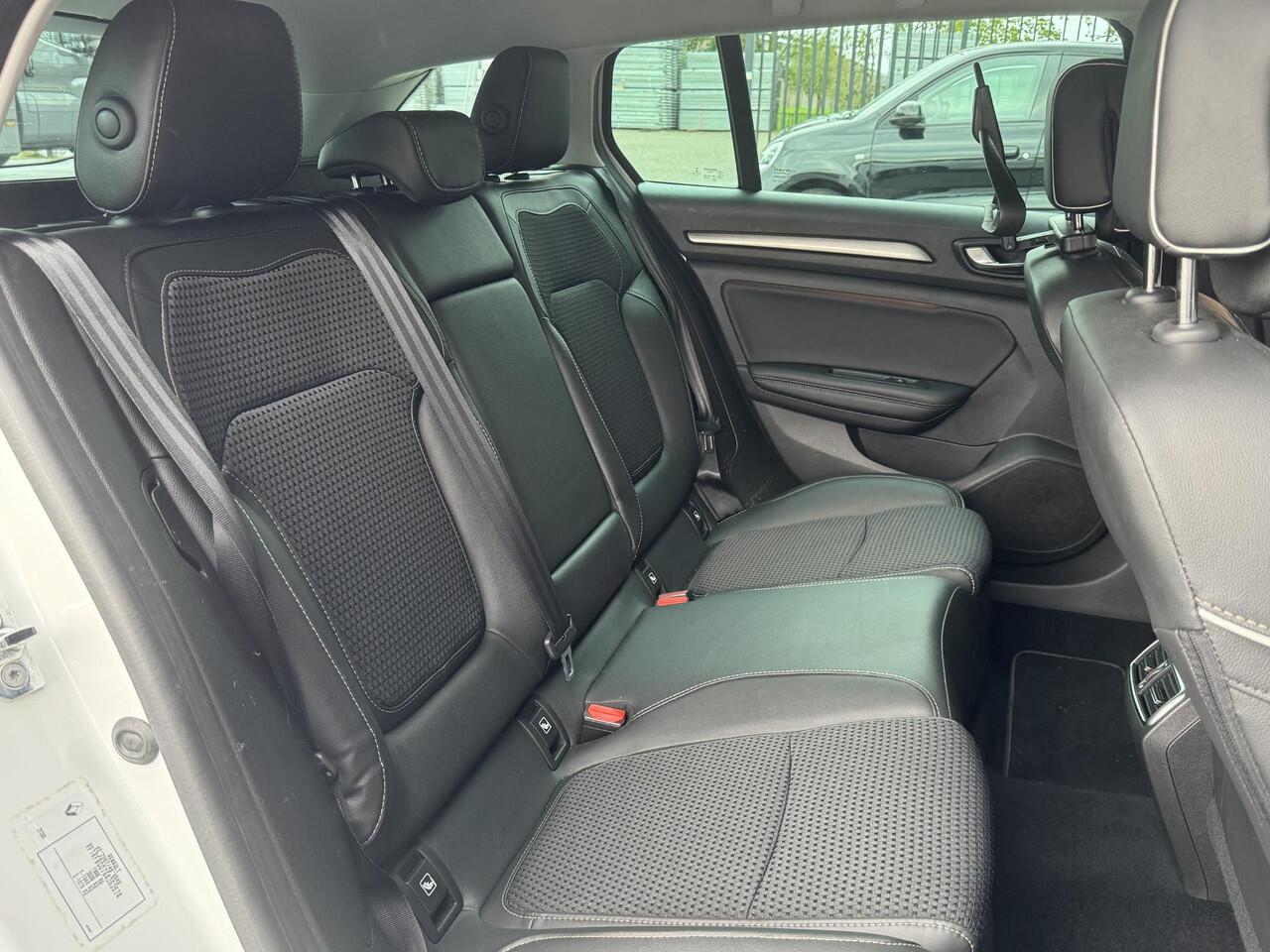 Renault MEGANE ESTATE 1.3 TCE BOSE I AUTOMAAT I APPLE CARPLAY I CLIMATE CONTROL I CRUISE CONTROL I NAVIGATIE