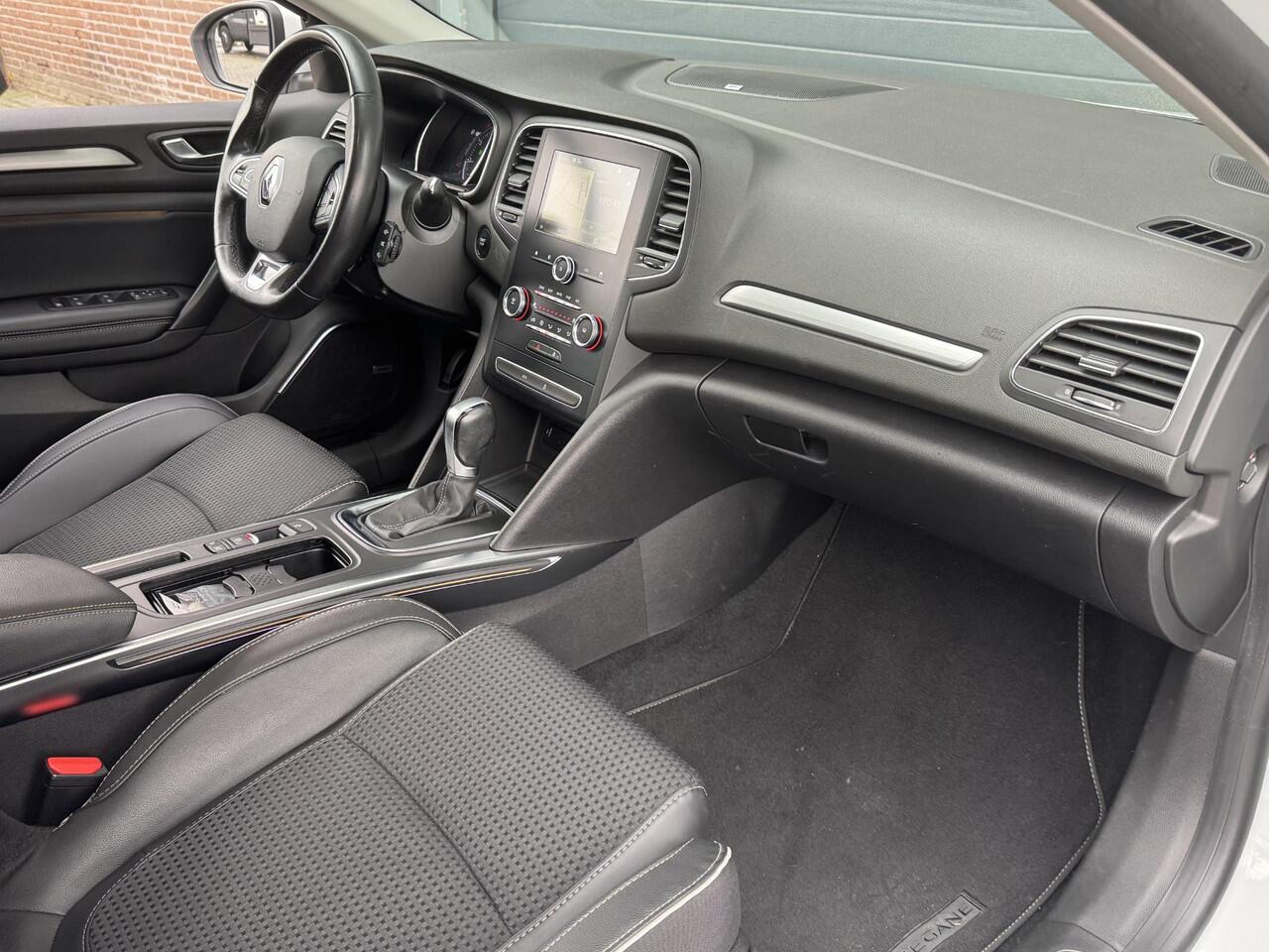 Renault MEGANE ESTATE 1.3 TCE BOSE I AUTOMAAT I APPLE CARPLAY I CLIMATE CONTROL I CRUISE CONTROL I NAVIGATIE