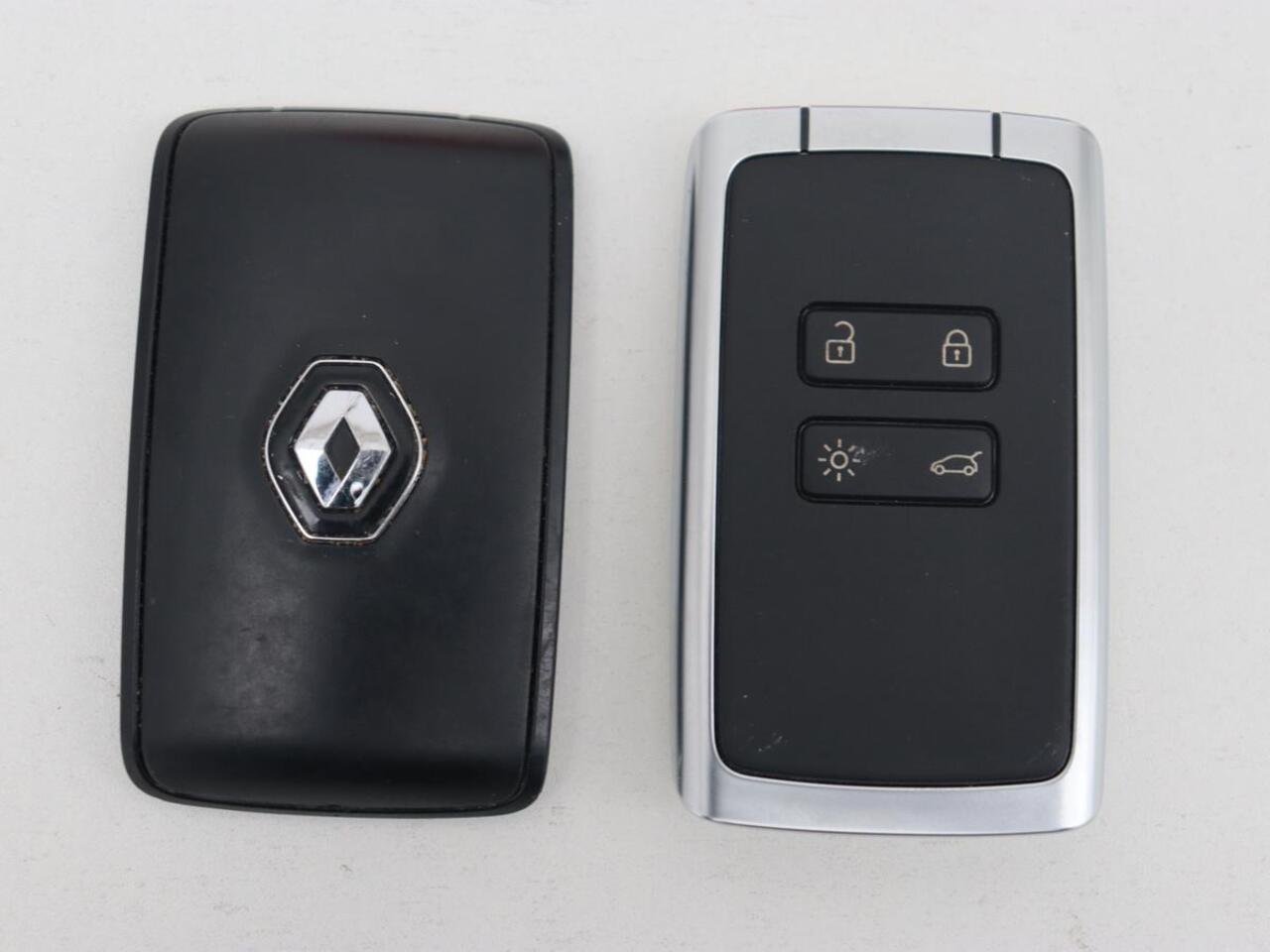 Renault MEGANE 1.3 TCe Limited | Automaat | Camera | Carplay | Navigatie | Keyless | Climate control | Bluetooth | 17'' | Cruise control