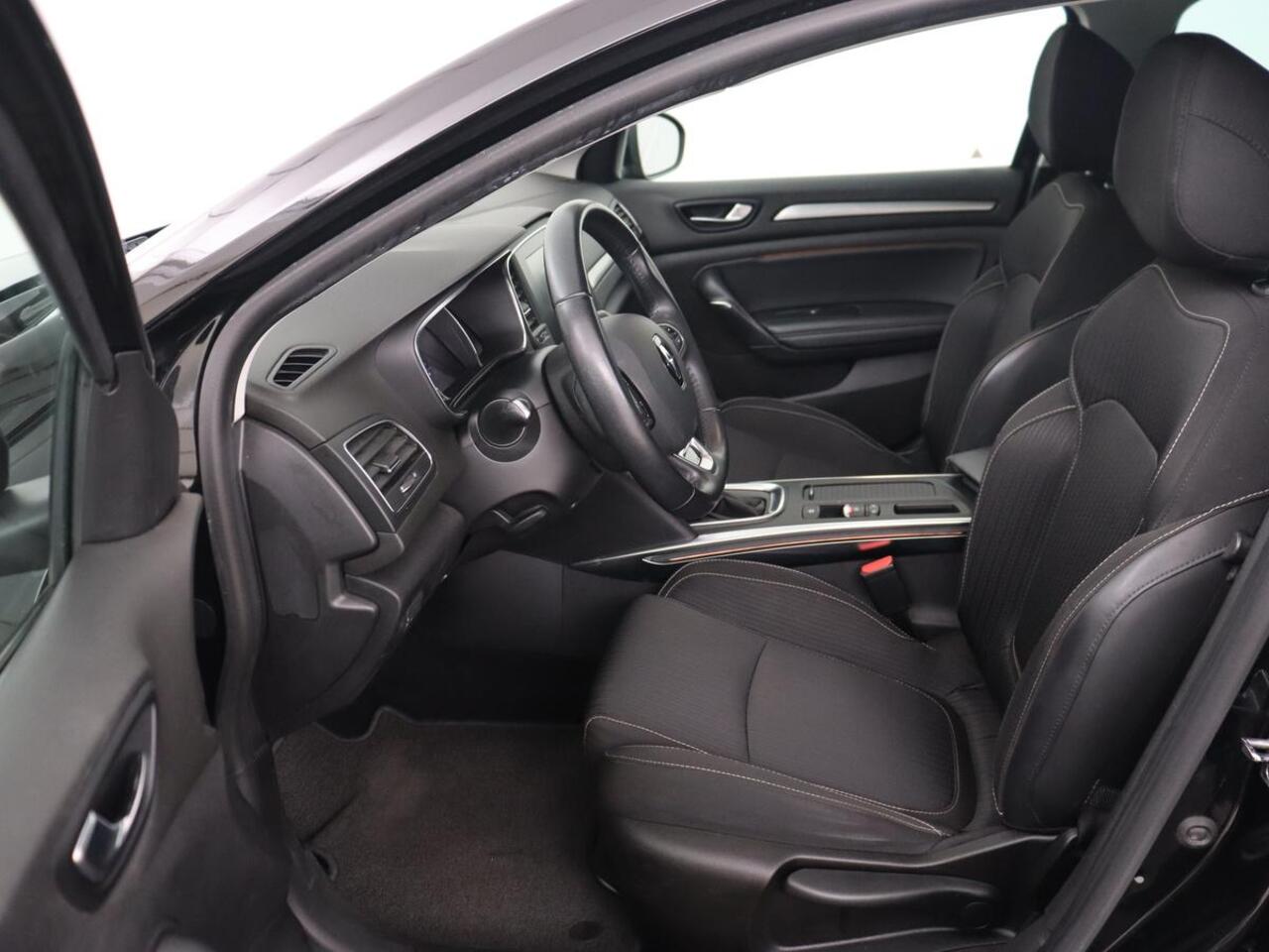 Renault MEGANE 1.3 TCe Limited | Automaat | Camera | Carplay | Navigatie | Keyless | Climate control | Bluetooth | 17'' | Cruise control