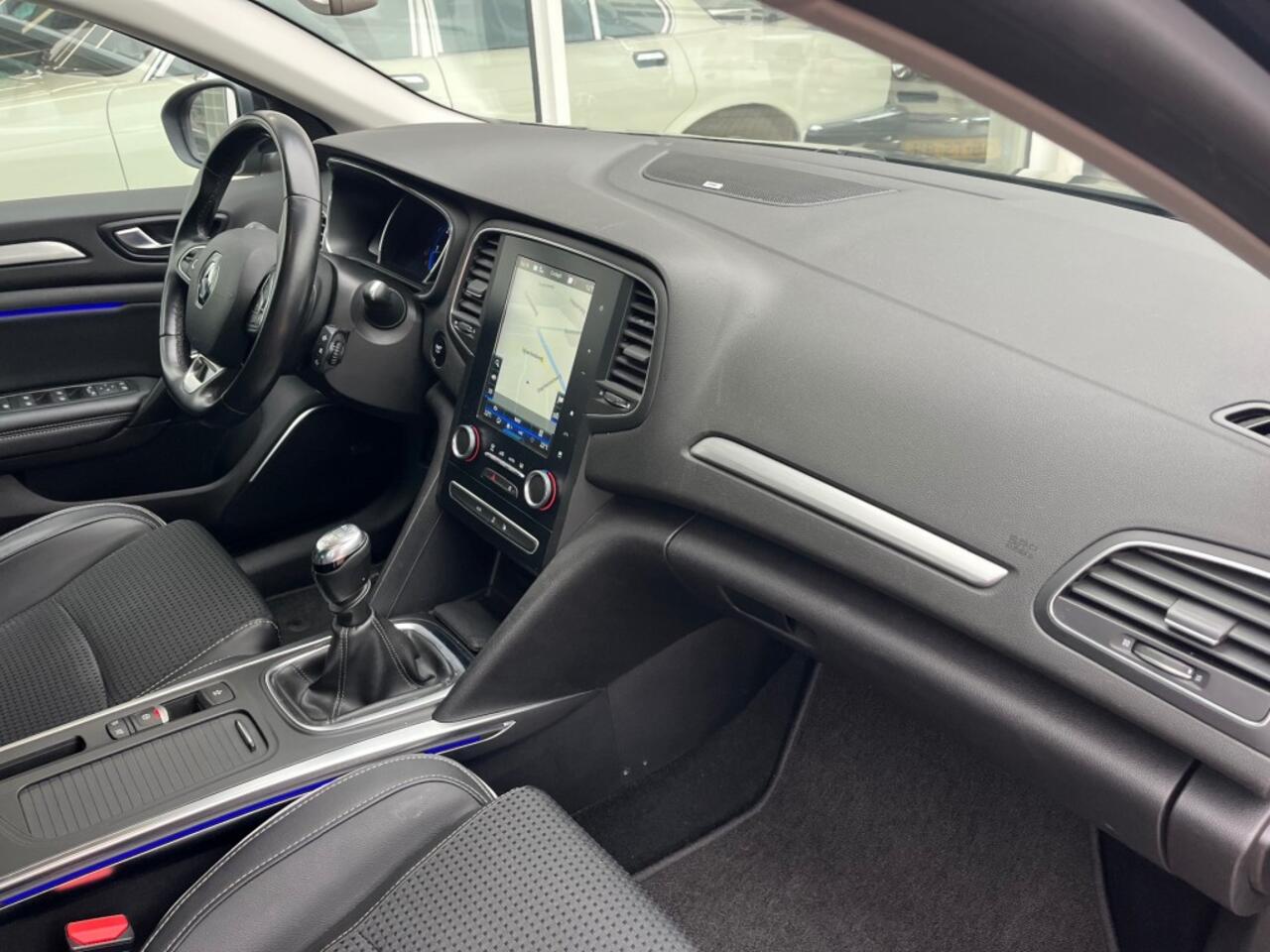 Renault MEGANE 1.3 TCe Bose Clima Cruise PDC LM velgen