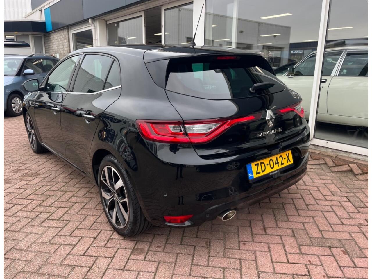 Renault MEGANE 1.3 TCe Bose Clima Cruise PDC LM velgen