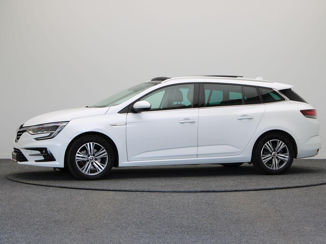 Renault MEGANE Estate 1.5 Blue dCi Intens | Head-Up Display | Panoramadak | Stoel en stuurwiel verwarming | Clima | Achteruitrijcamera.