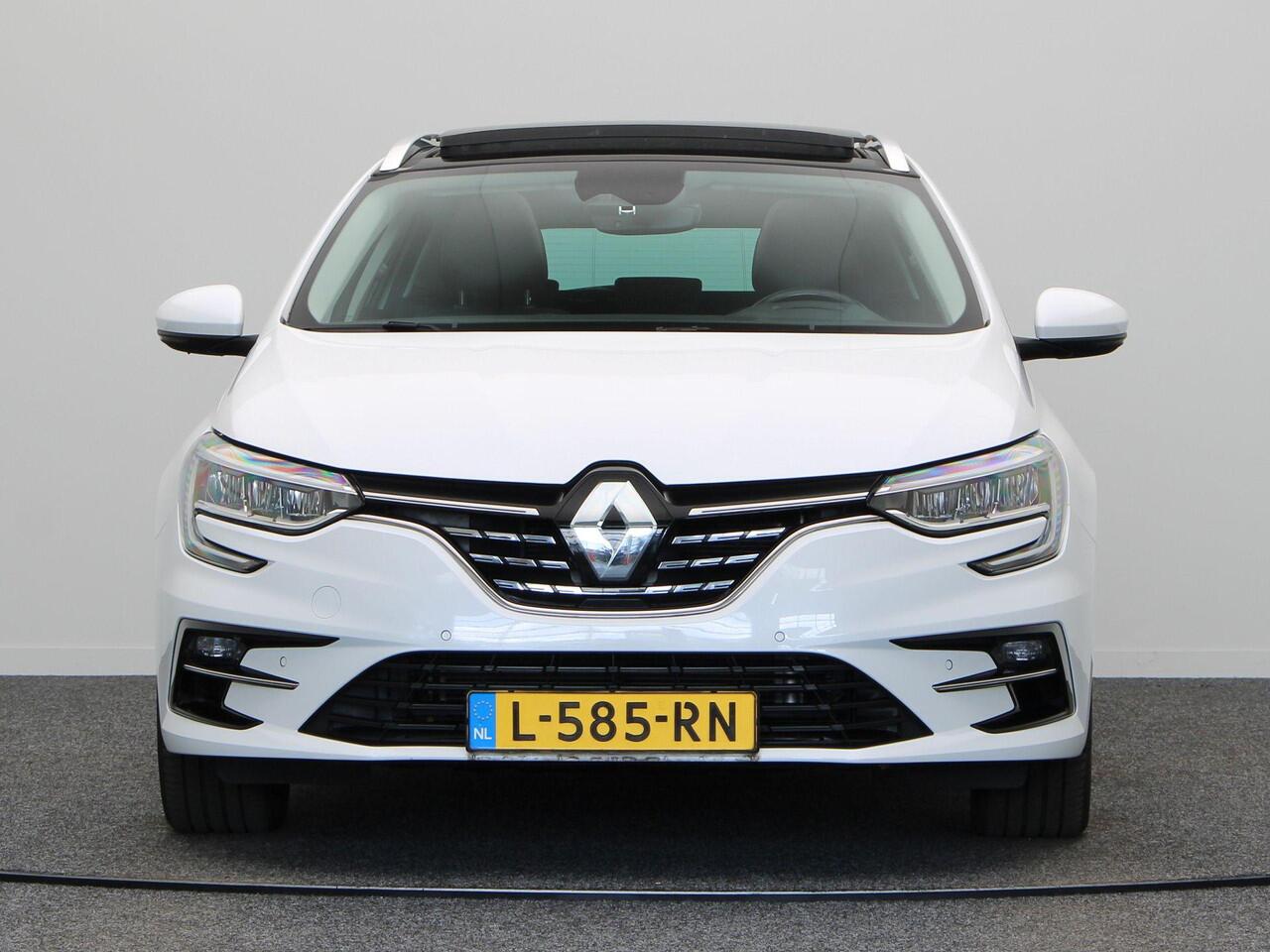 Renault MEGANE Estate 1.5 Blue dCi Intens | Head-Up Display | Panoramadak | Stoel en stuurwiel verwarming | Clima | Achteruitrijcamera.