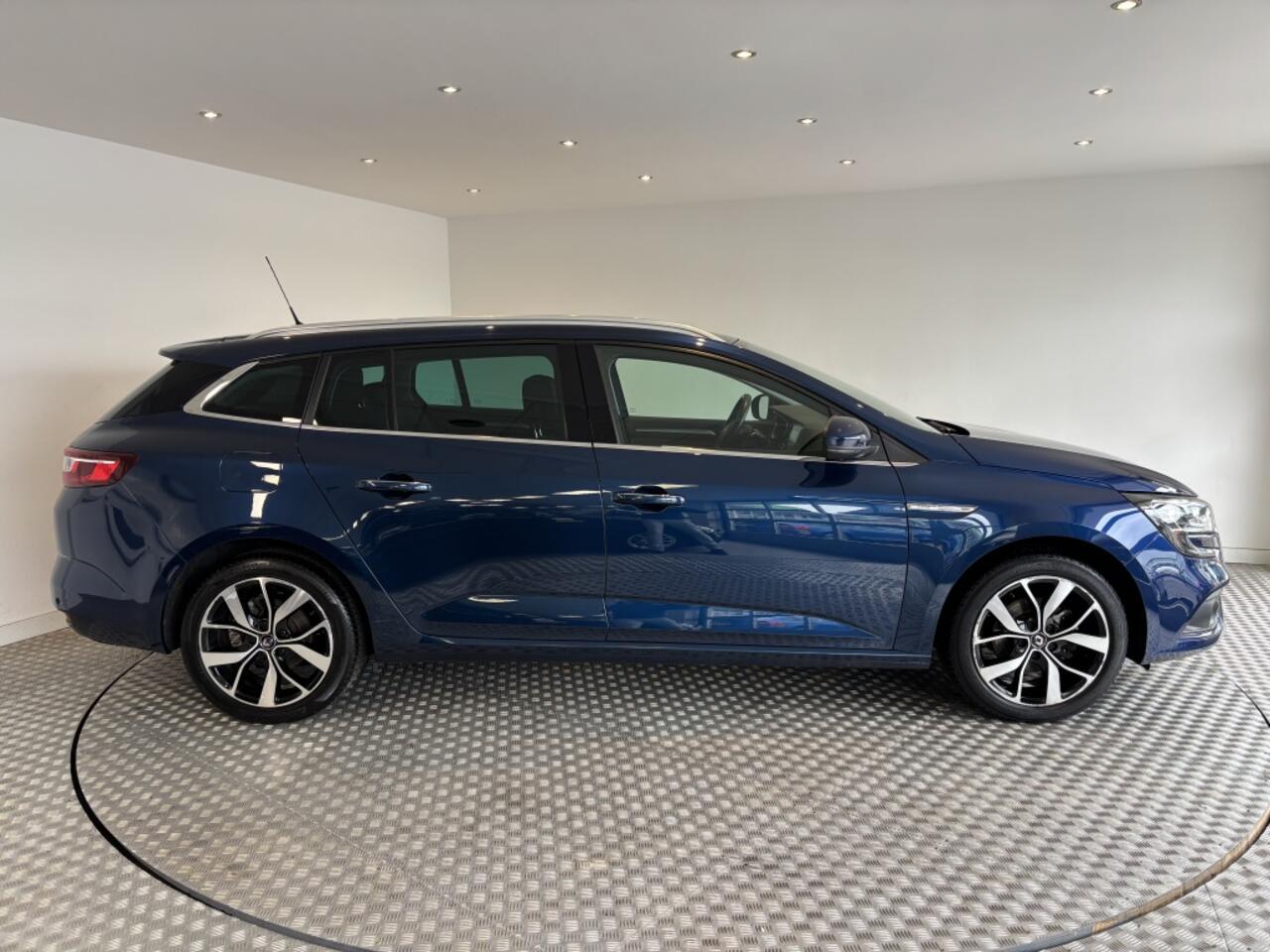 Renault MEGANE 1.3 TCe 140 Bose Trekhaak 1700kg trekvermogen