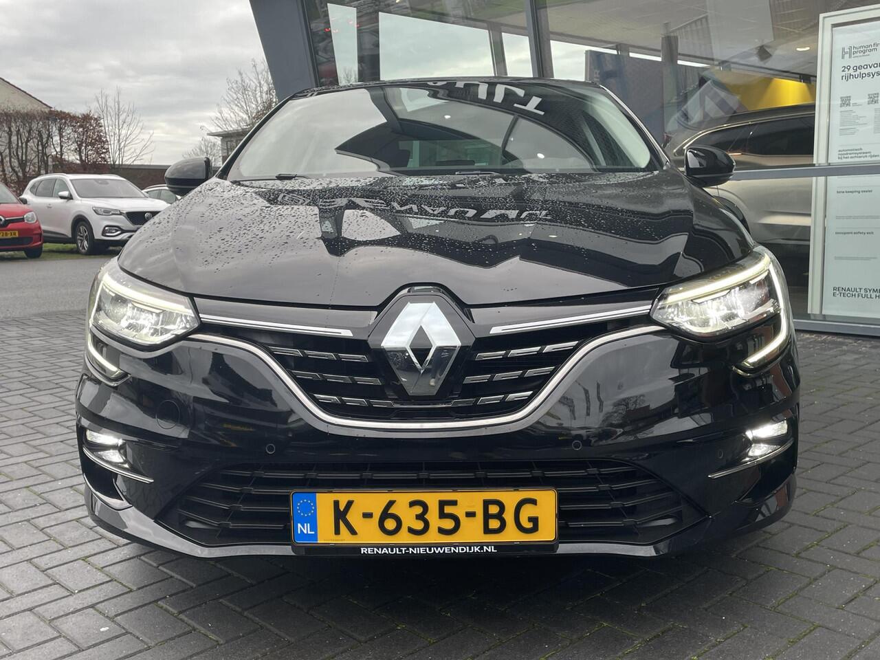 Renault MEGANE 1.3 TCe Business Edition One / automaat / panoramadak / elektrische stoelen / boze geluidsysteem / dodehoeksensoren / achteruitrijcamera / parkeersensoren