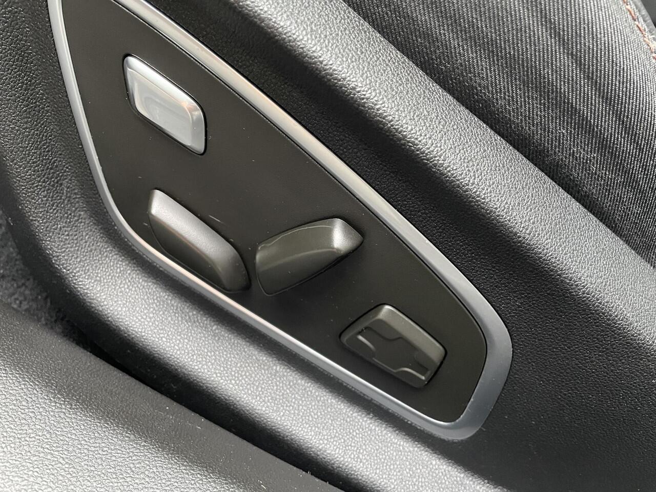 Renault MEGANE 1.3 TCe Business Edition One / automaat / panoramadak / elektrische stoelen / boze geluidsysteem / dodehoeksensoren / achteruitrijcamera / parkeersensoren