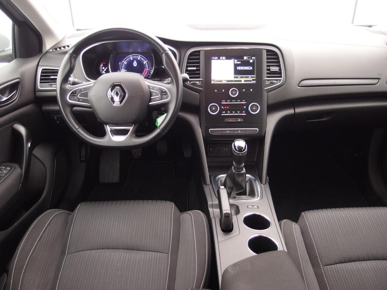 Renault MEGANE Estate 1.3 TCe Zen TREKHAAK / CARPLAY / NAVI / CLIMA / PDC / DAB+ / BLUETOOTH / CRUISE / NL-AUTO