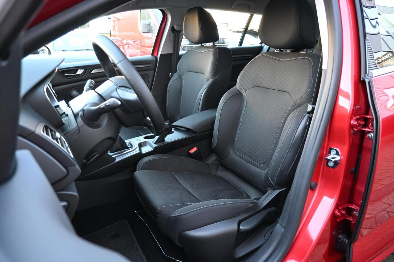 Renault MEGANE Estate TCe 115 Zen | APPLECARPLAY/ANDROIDAUTO | CLIMATE CONTROL | CRUISE CONTROL | PDC