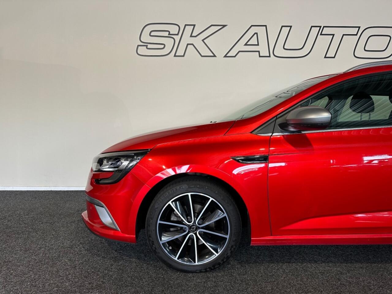 Renault MEGANE 1.3 TCE GT-LINE CLIMA l CAMERA l PDC l LMV l STOELVERW l UNIEKE KM l