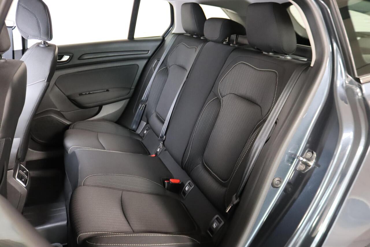 Renault MEGANE Estate 1.3 TCe Limited Trekhaak, Navigatie, Cruise Control