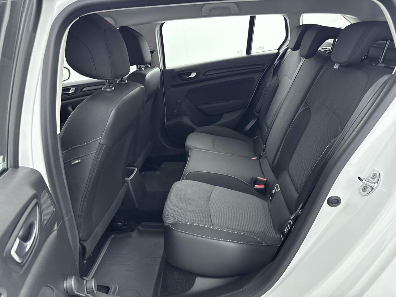 Renault MEGANE Estate 1.3 TCe 115Pk Business Zen | Trekhaak | Trekgewicht 1700KG! | Airconditioning | Parkeersensoren Achter | Cruise Control |