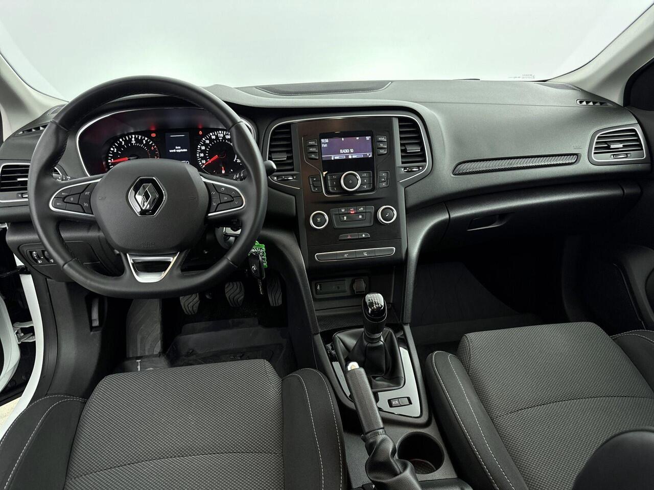 Renault MEGANE Estate 1.3 TCe 115Pk Business Zen | Trekhaak | Trekgewicht 1700KG! | Airconditioning | Parkeersensoren Achter | Cruise Control |