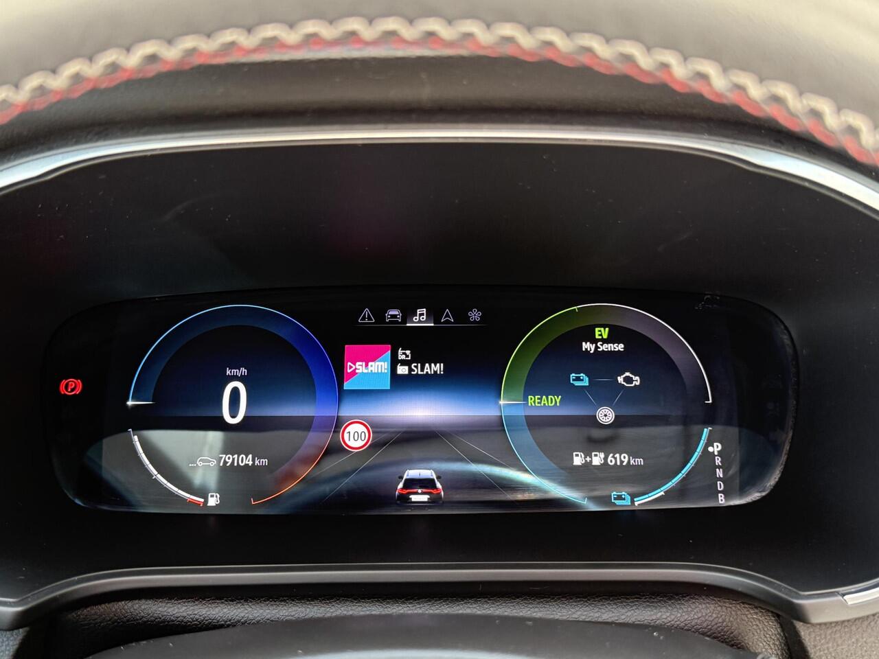 Renault MEGANE Estate 1.6 Plug-In Hybrid 160PK R.S. Line | NAP | Bose Audio | Elektrische glazen shuif-kantel dak | Heads-up display | DAB | Achteruitrijcamera | LED | 18'' lichtmetaal |