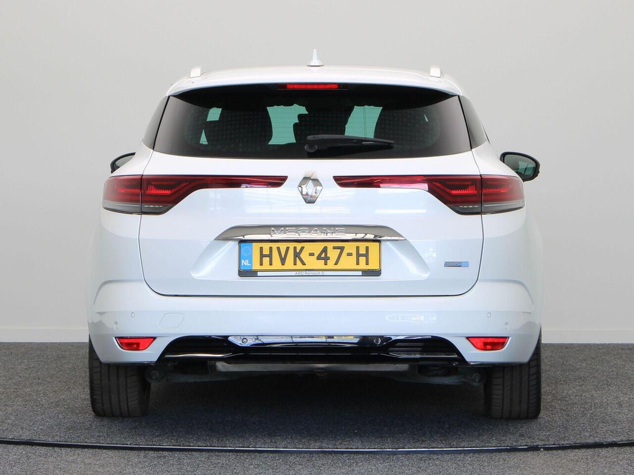 Renault MEGANE Estate 160pk Plug-In Hybrid 160pk Intens | 94% Accu score | Parkeersensoren rondom | Achteruitrijcamera | Climate control |