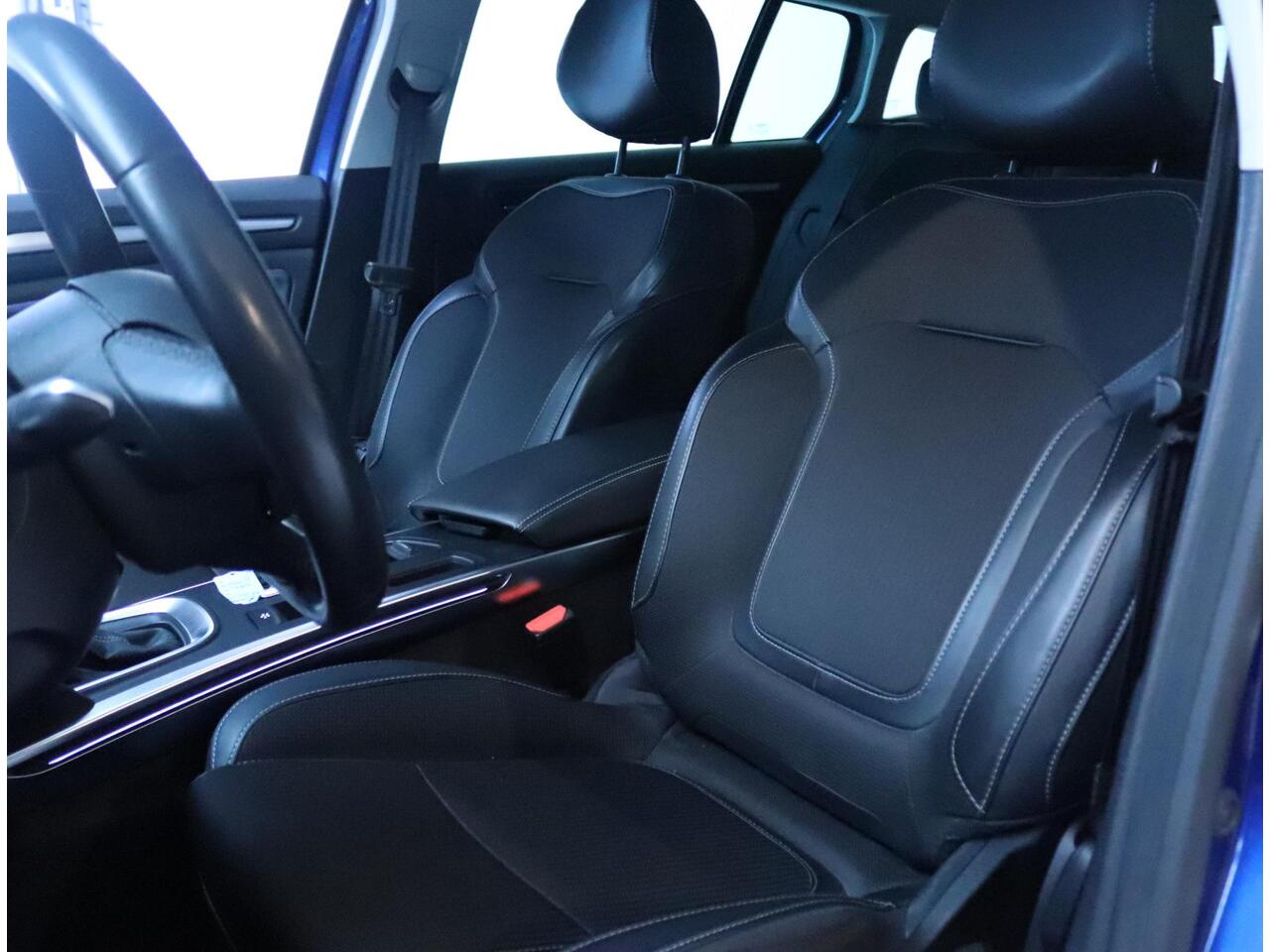 Renault MEGANE Estate 1.3 TCe 140 EDC Intens Clima | Navi | PDC | Lichtmetalen velgen 16" | Trekhaak |