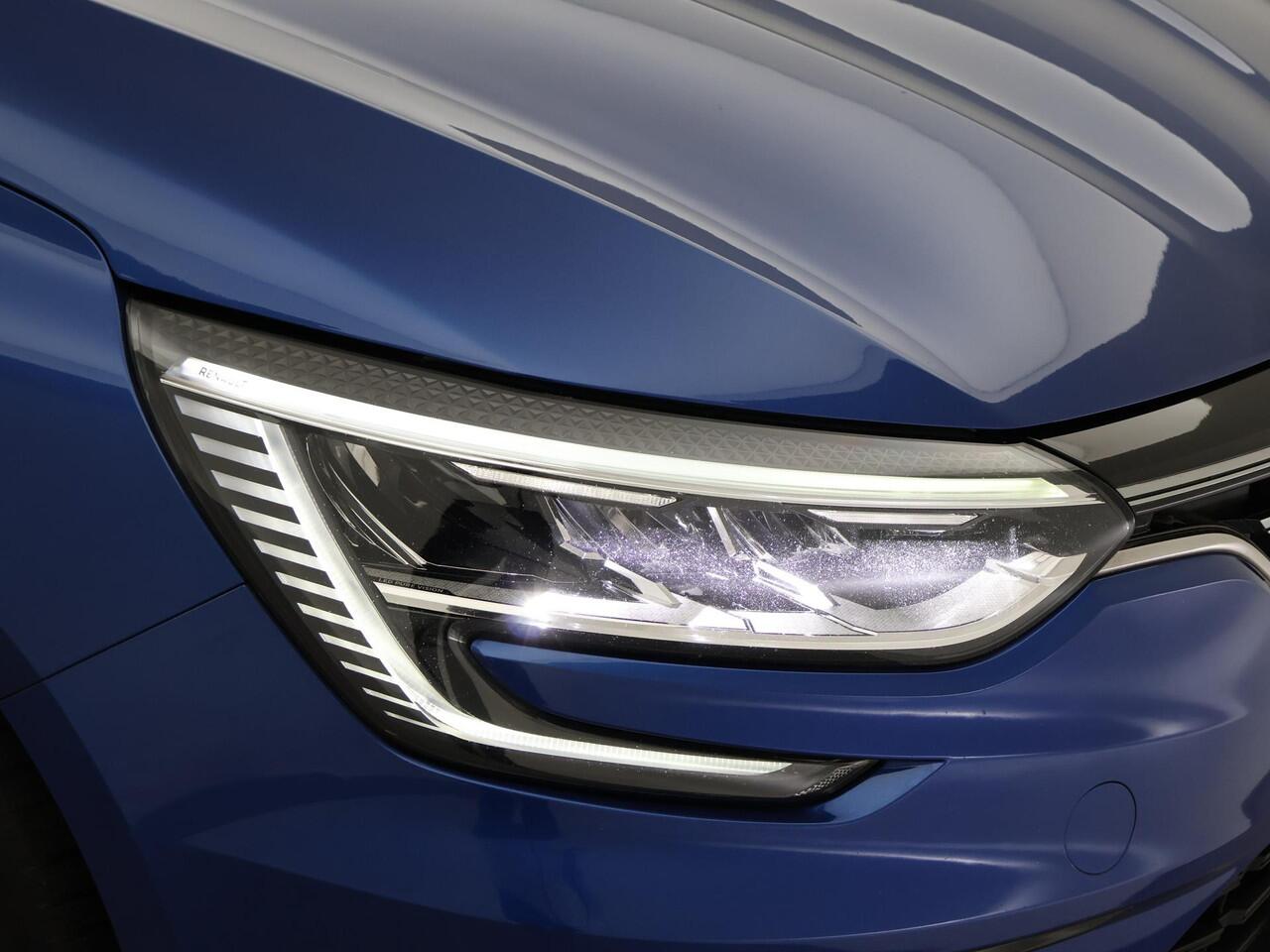 Renault MEGANE Estate 1.3 TCe 140 PK AUTOMAAT INTENS + TREKHAAK 1700 KG | SFEERVERLICHTING | 17 INCH | FULL LED | CARPLAY