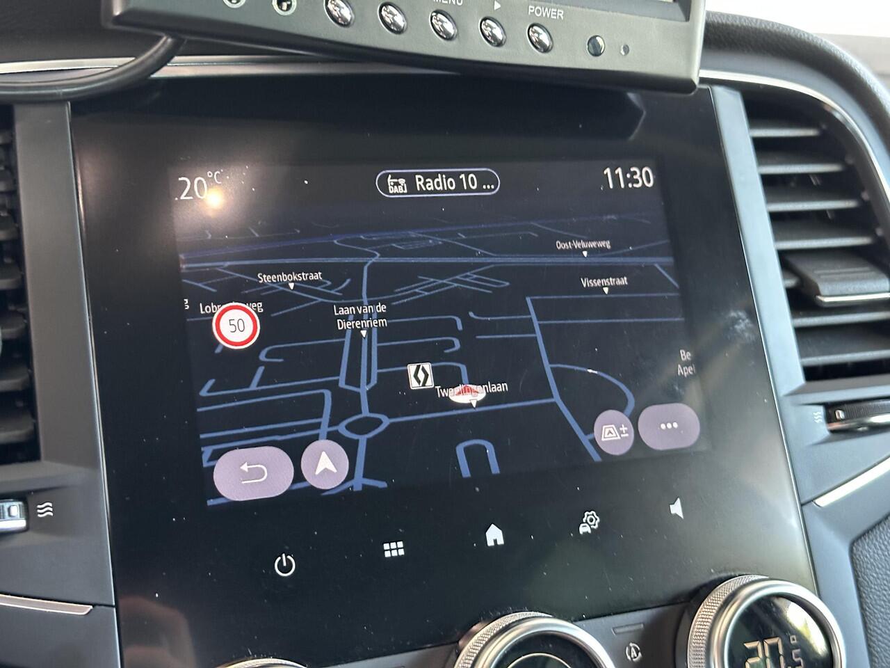 Renault MEGANE 1.3 TCe 140 Intens EDC AUTOMAAT | NAVIGATIE | TREKHAAK | CAMERA | PARKEERSENSOREN