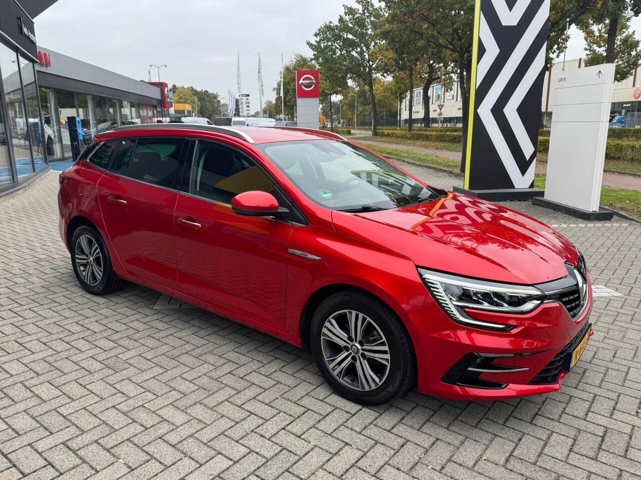 Renault MEGANE Estate TCe EDC 140 Intens | Dealeronderhouden |