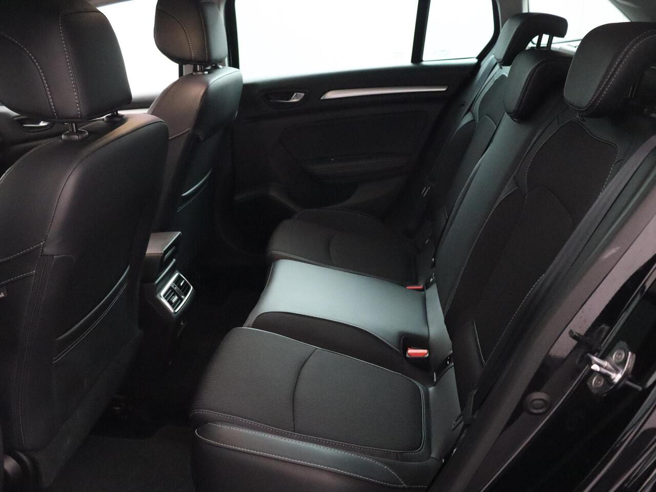 Renault MEGANE Estate 1.3 TCe Intens | LED Pure Vision | Cruise Control | Trekhaak!